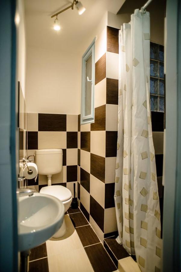 Central New Home With 3 Bedrooms, A/C And Balcony ブダペスト エクステリア 写真