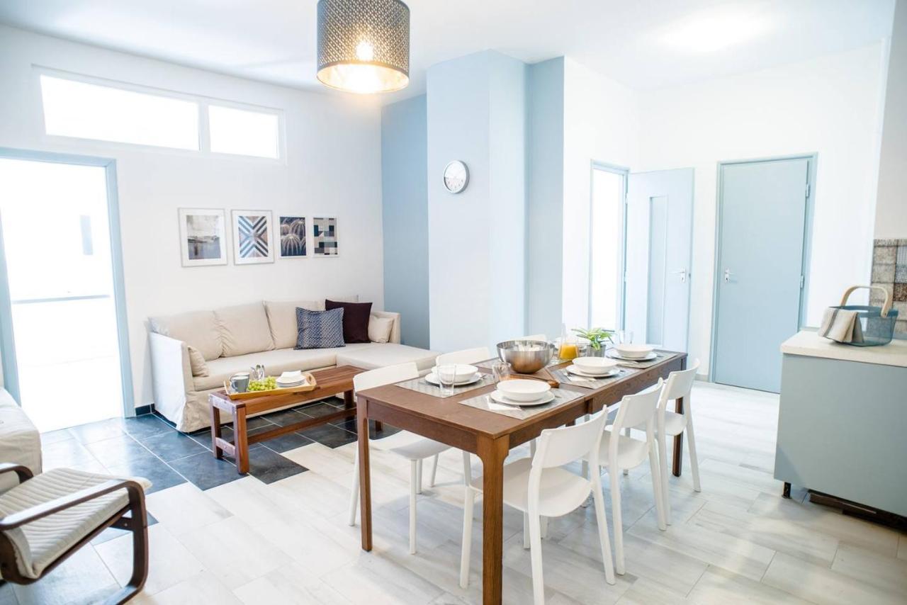 Central New Home With 3 Bedrooms, A/C And Balcony ブダペスト エクステリア 写真